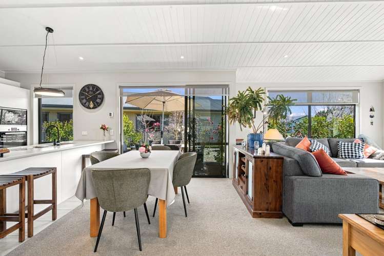 15 Noumea Drive Rangatira Park_5