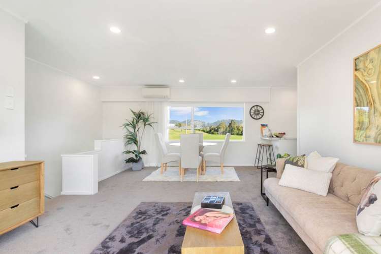 2/15A Oates Road Glen Eden_3