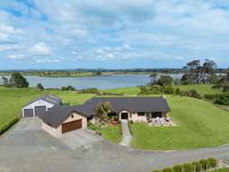 Spectacular water views, total privacy and a shed