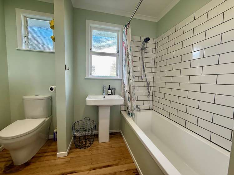 19 Lorenzen Bay Road Raglan_35