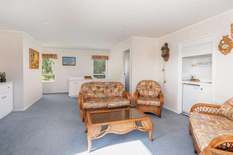 39 Arrowsmith Avenue Waipahihi_10