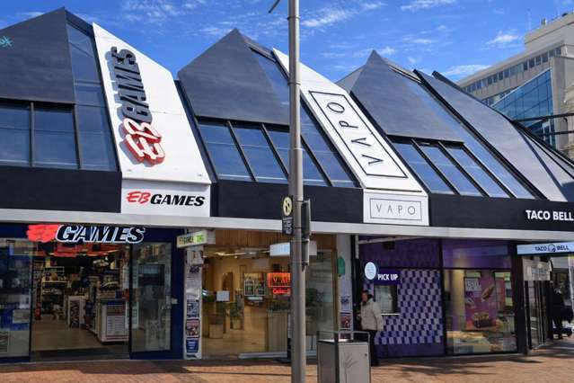 Red Hot Cuba Mall Retail - High Profile Position