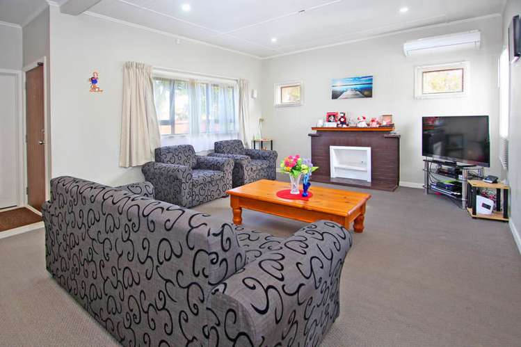 48 Landscape Road Papatoetoe_1