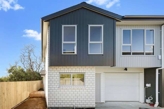 Brand New Homes on Elegant Seaside