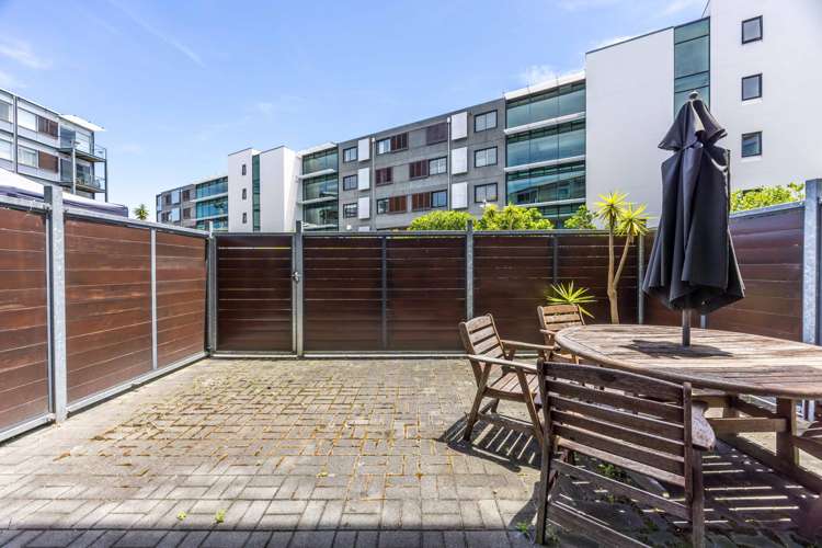 221/125 Customs Street West Auckland_9