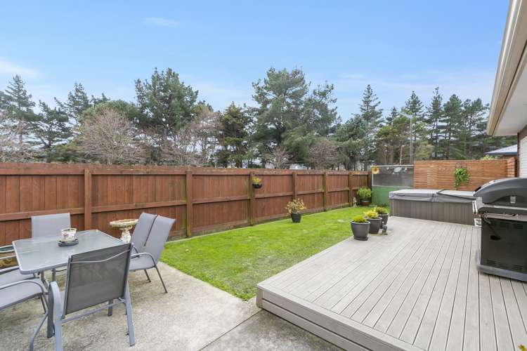 1 Woodland Grove Wainuiomata_14