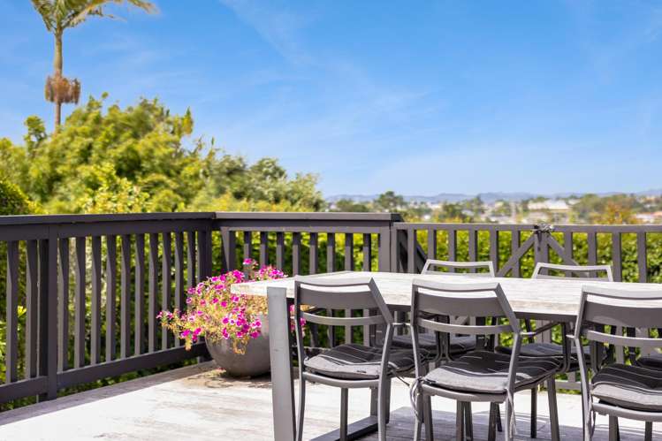 95 Royal Road Massey_17