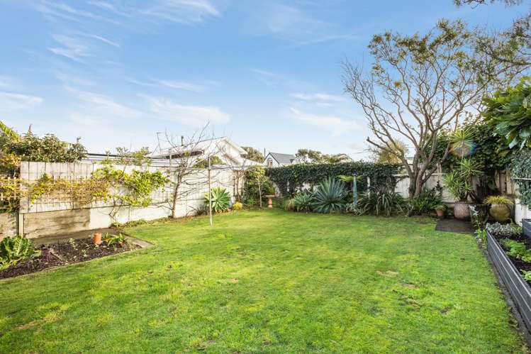 38 Oroua Street Eastbourne_12