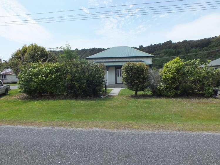 83 Dick Street Reefton_15
