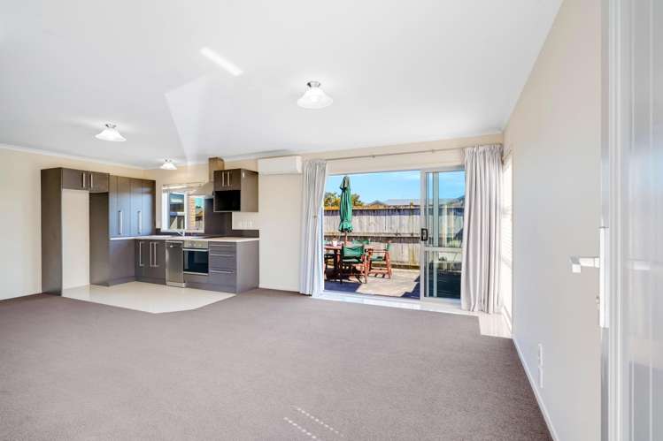 30 & 30A Sirius Crescent Rototuna North_24