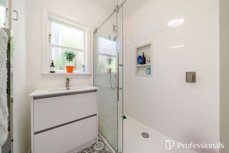 6 Te Whiti Grove Korokoro_16