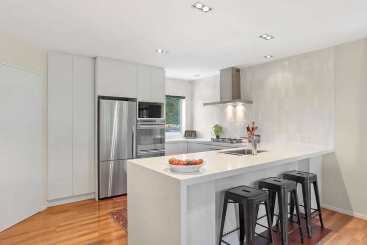 2 Lister Street Point Chevalier_12