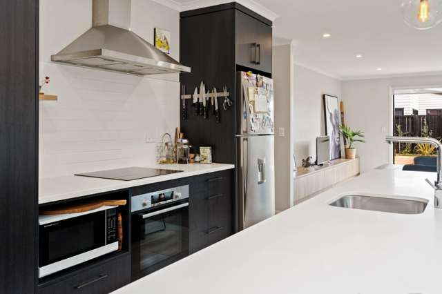 17 Voight Avenue 1053_2