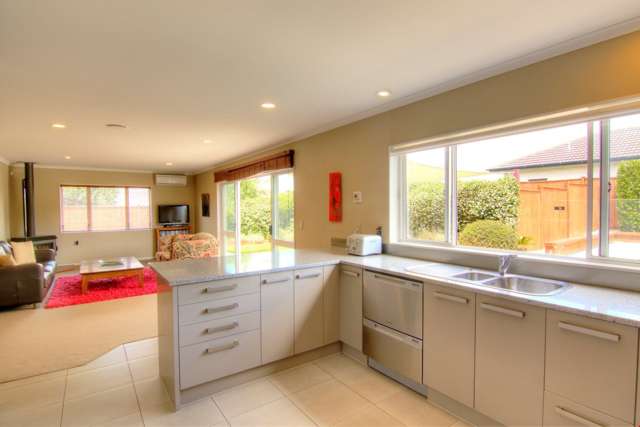 72 Pine Harbour Parade Beachlands_3