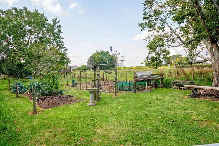 6 Seddon Road Puketaha_17