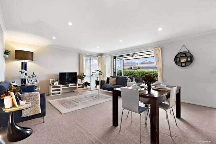 49 Sunningdale Street Wattle Downs_3