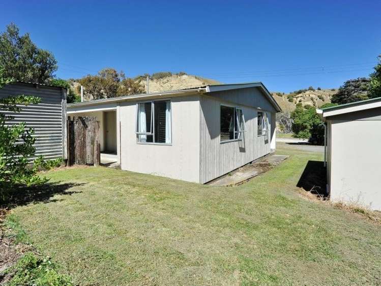 3 The Parade Motunau_11