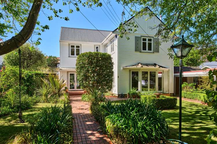 9 Totara Crescent Woburn_0
