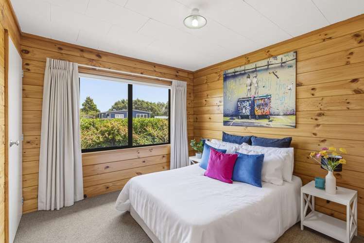 130 Renown Road Raumati South_15