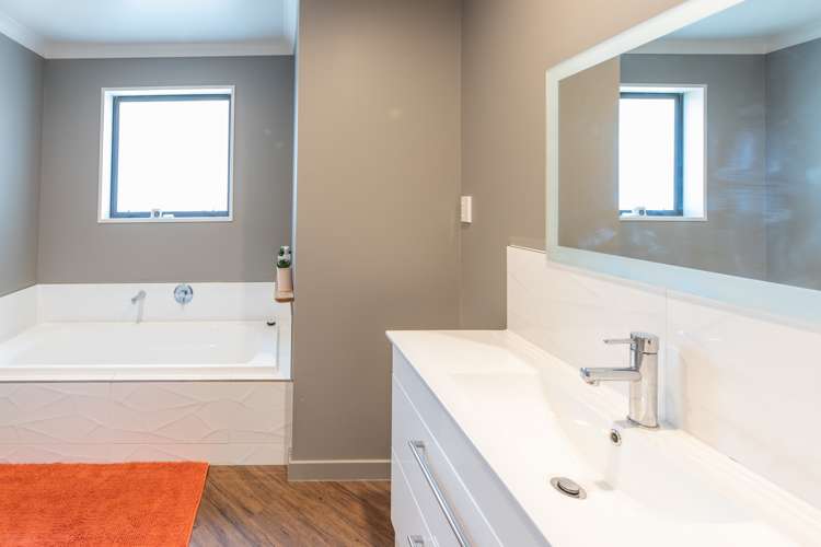 7 Dundee Close Darfield_16