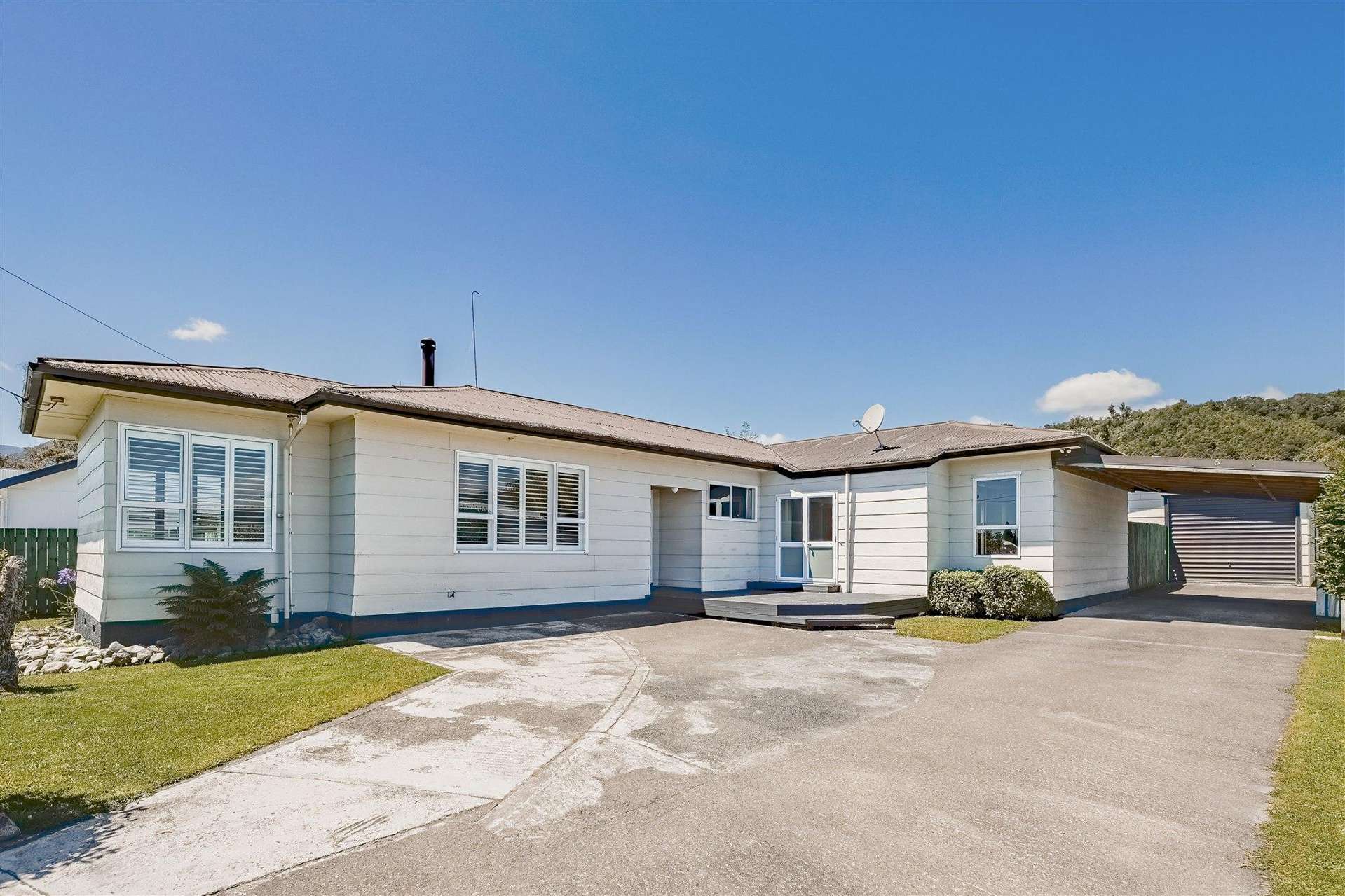 62 McGill Street Waimangaroa_0