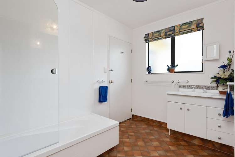 10 Robalan Place Redwoodtown_11