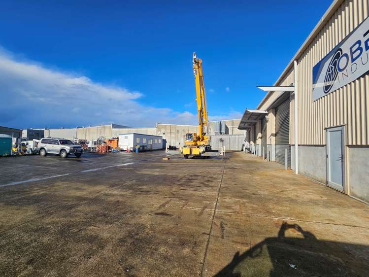 Unit B/94 Henderson Valley Road Henderson_6