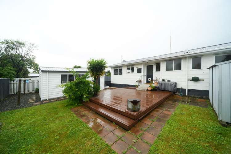29 Ferndale Place Feilding_19