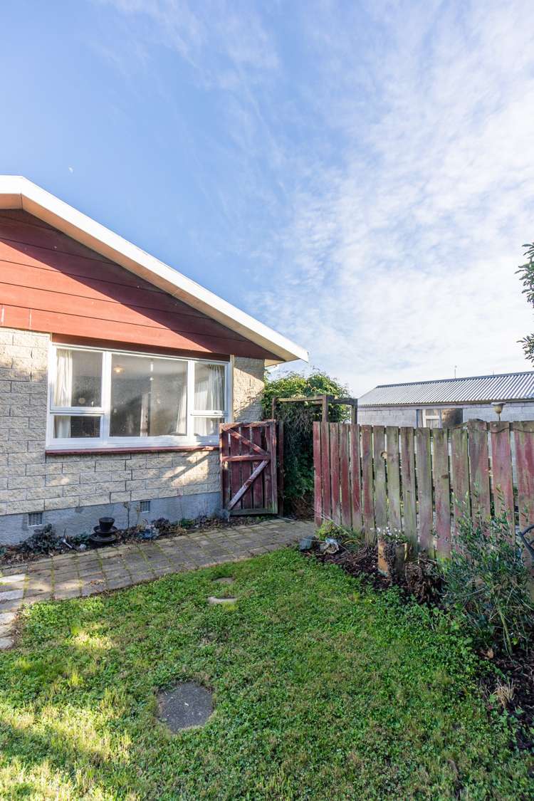 2/245 Waterloo Road Hornby_11