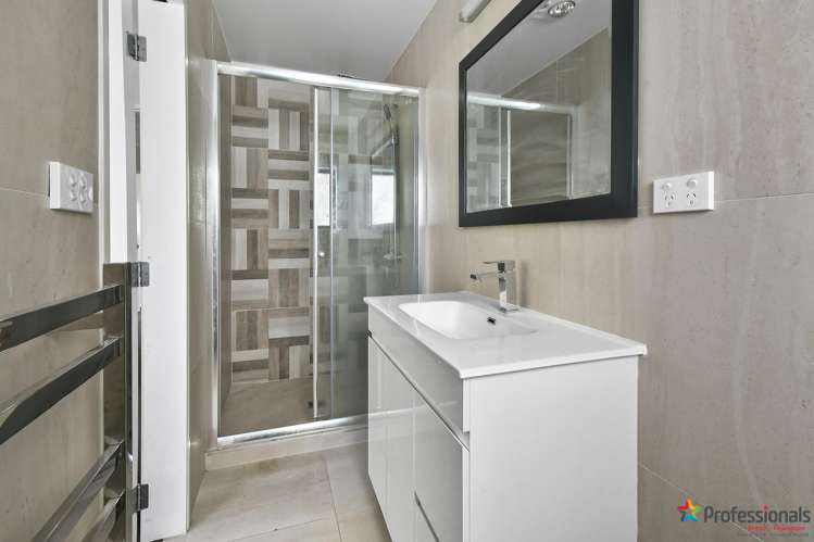 3b Tagor Street Glen Eden_13