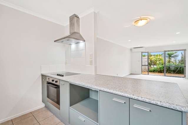 17/55 Verbena Road Birkdale_3