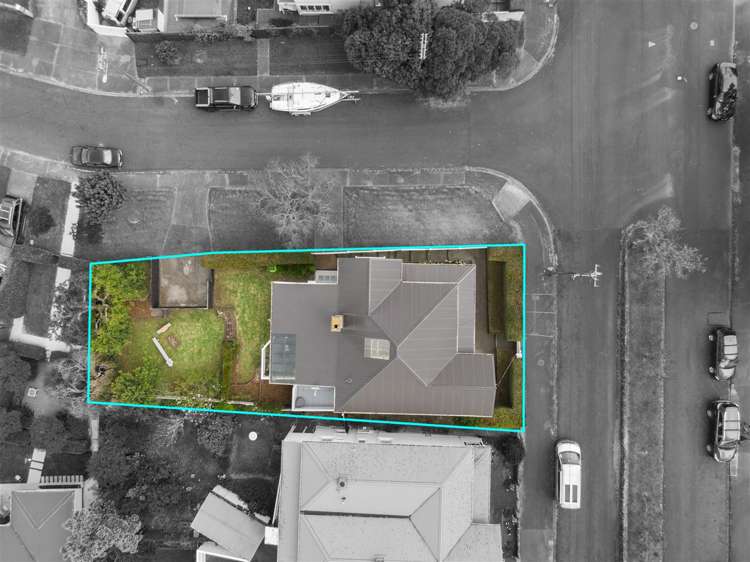 8 Shoal Bay Road Devonport_16
