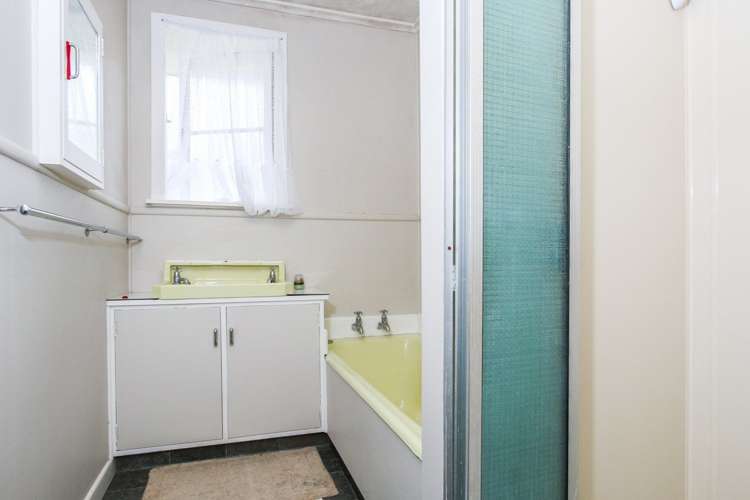 27 Flanshaw Road Te Atatu South_10