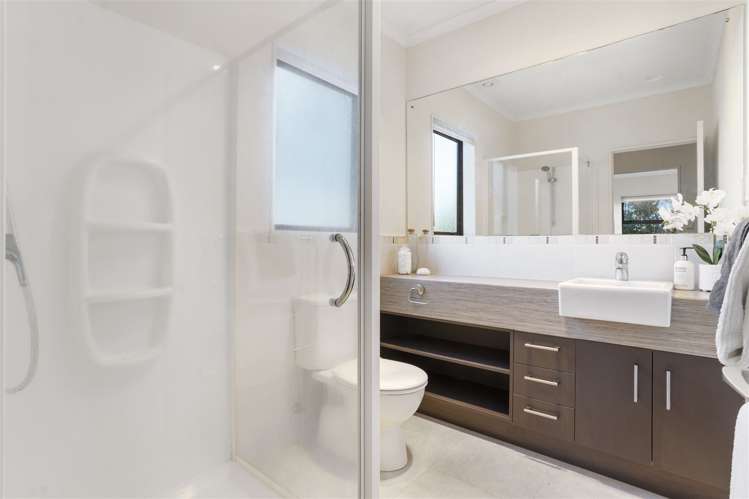 33 Chateau Rise Flat Bush_24