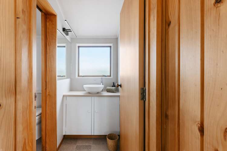 69 Marine Parade Mt Maunganui_27