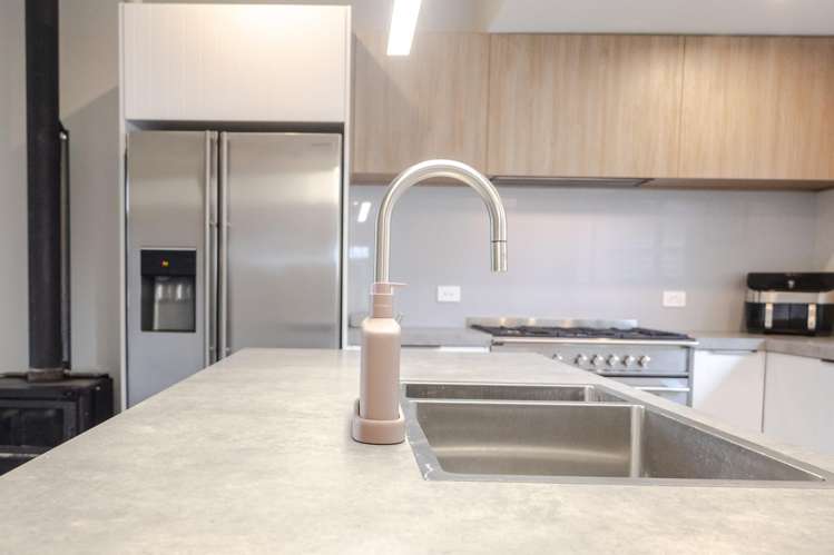 33 Main Road Harihari_29