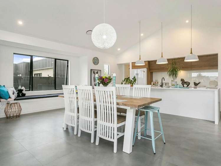 5 Alan Livingston Drive 11373_5