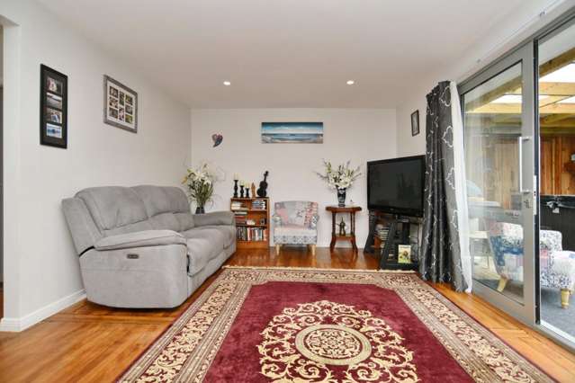 27 Kings Avenue Waikuku Beach_3