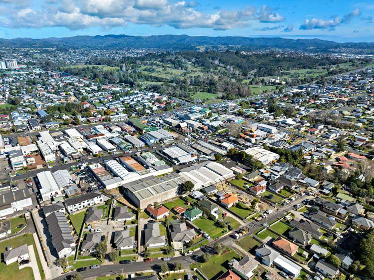 72 Kelman Road Kelston_15