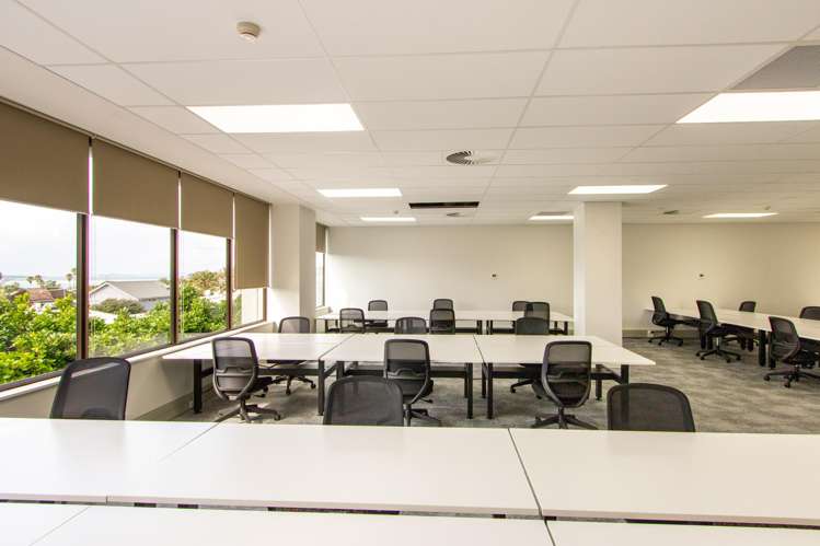 TB/1 The Strand Takapuna_4