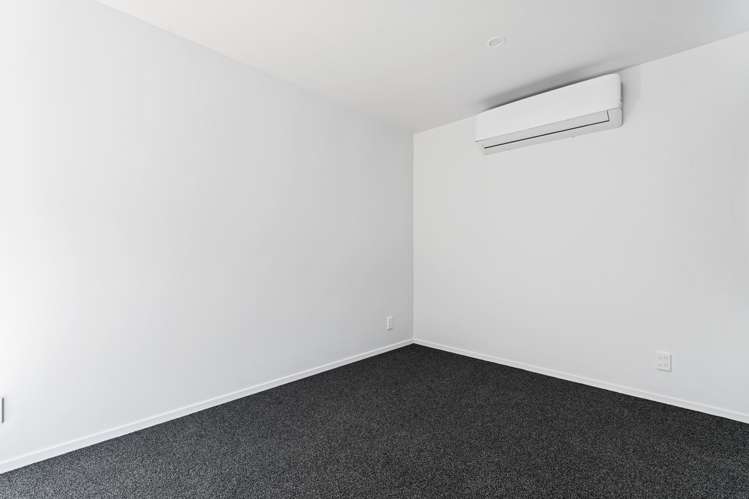 Units 1 and 2/10A Awanui Street Merrilands_26