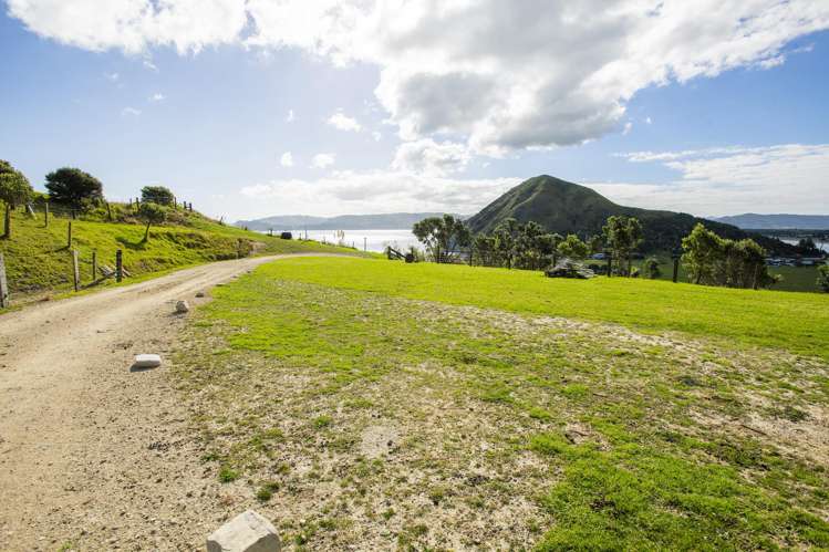 87 Lochiel Street Mahia_7