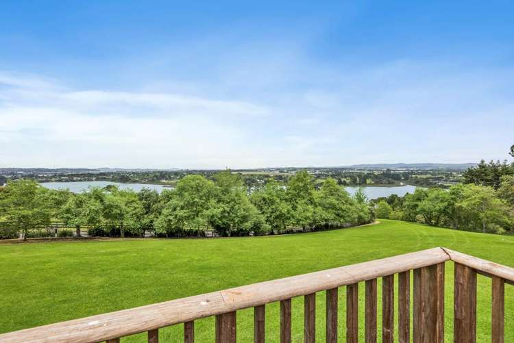 160 Lloyd Road Riverhead_16