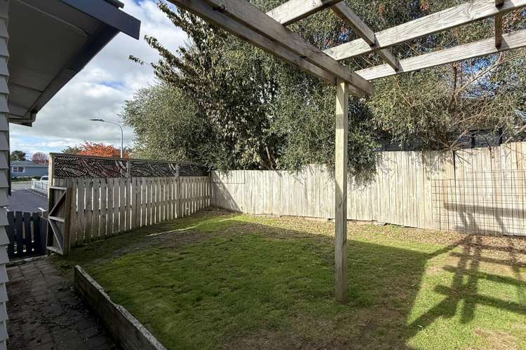 2/8 Hinemoa Avenue Taupo_11