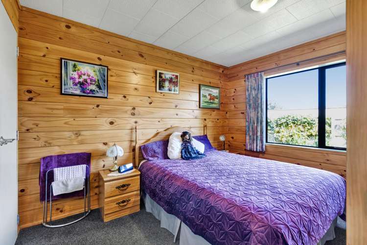 69 Egmont Street Hawera_15