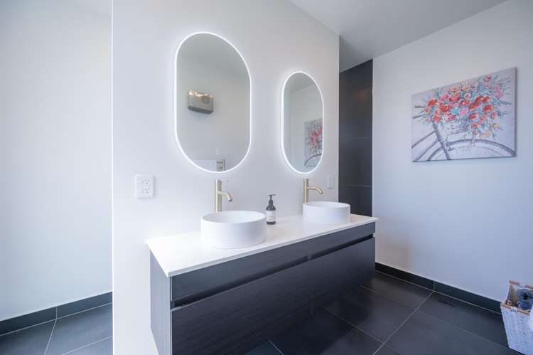 63 Les Wakefield Road Mapua_19