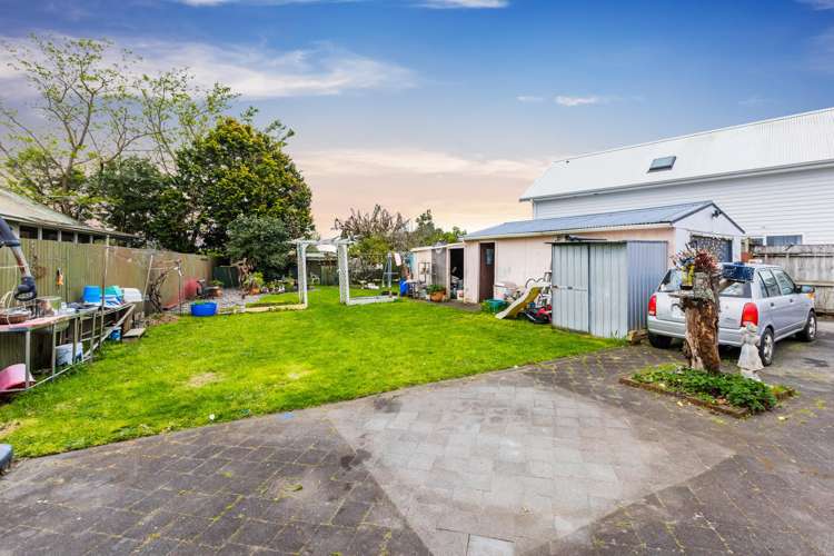 41 Sutton Crescent Papakura_16