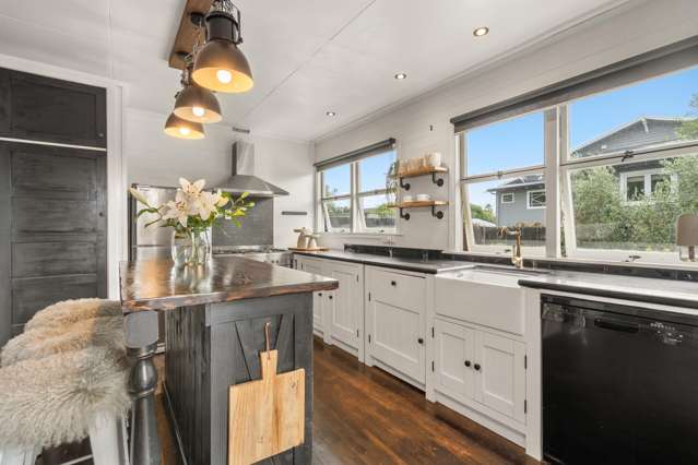 Cottage Charm Meets Modern Comfort