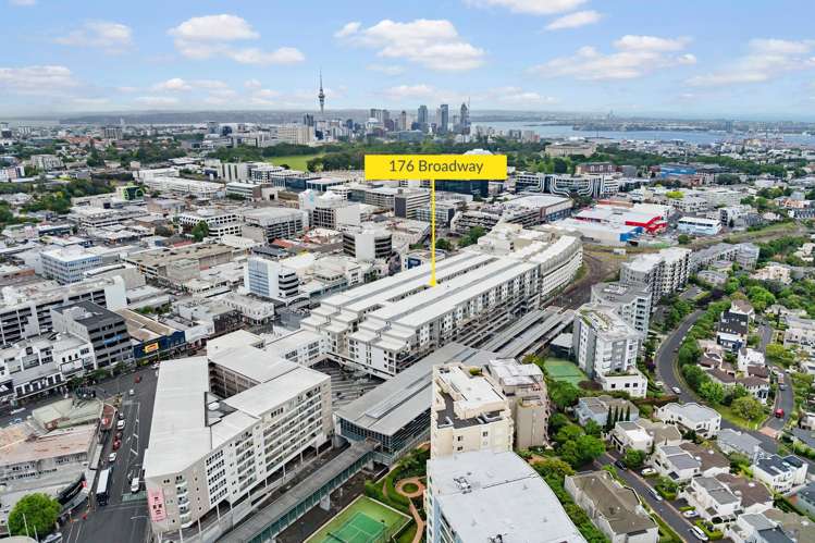 A512/176 Broadway Newmarket_11