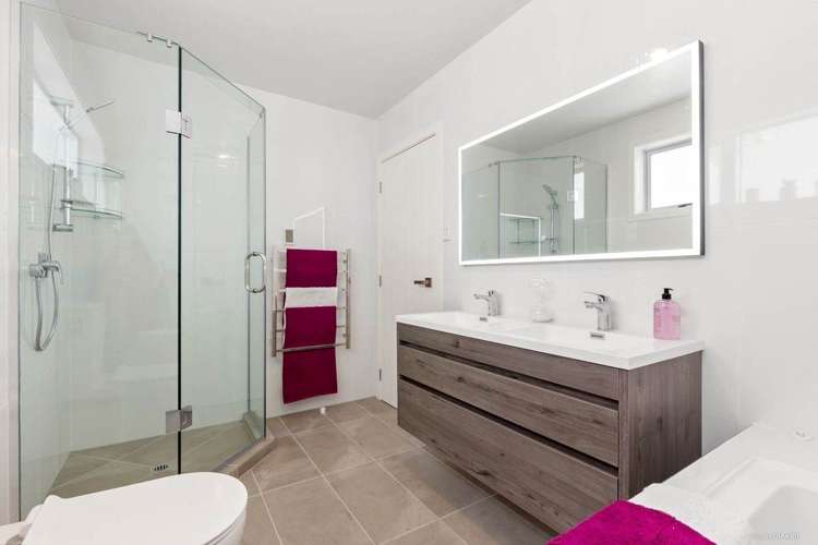 2 Crieff Place Te Atatu Peninsula_16